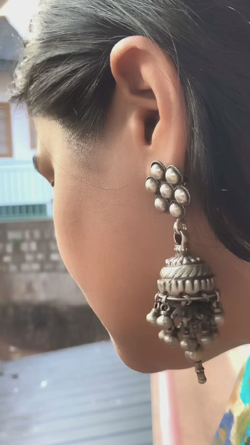 Buy Latest Silver Jhumka Earrings For Girls Online – Gehna Shop